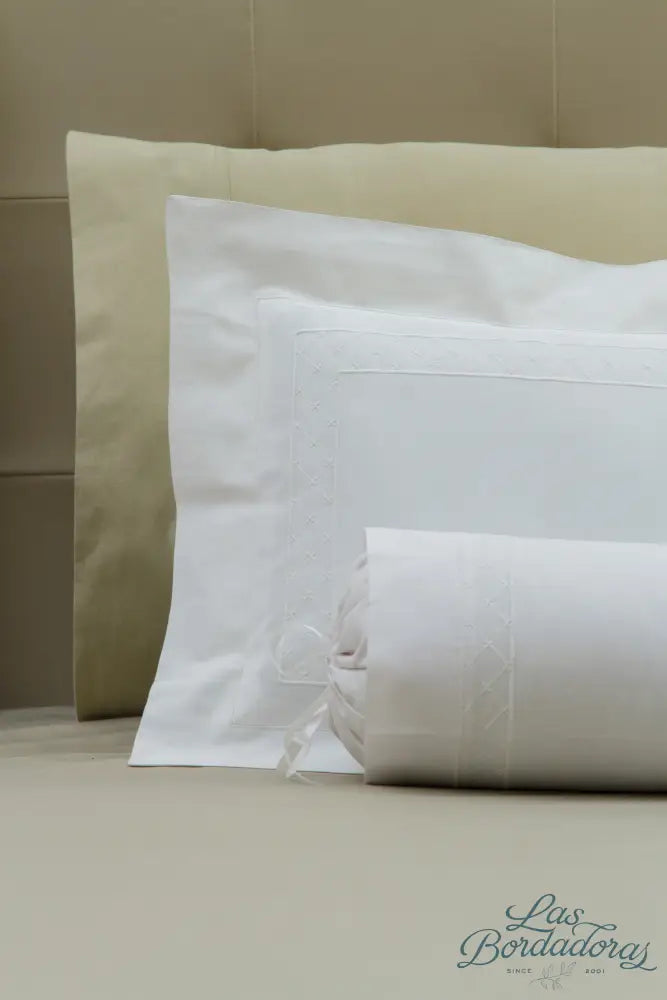 Boudoir & Bolster Cases Diamond w/ Border / White / 600