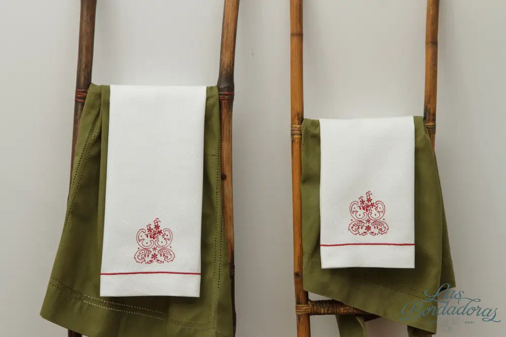 Guest Towels Betty’s Flowers / Maroon main