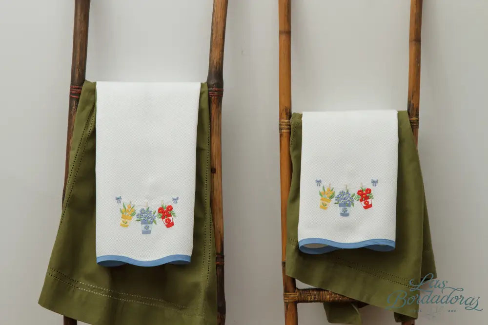 Guest Towels Floral Pails / Blue main