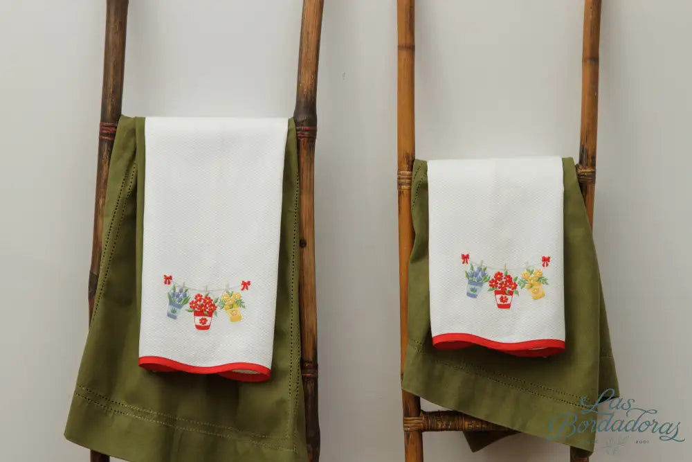 Guest Towels Floral Pails / Red main