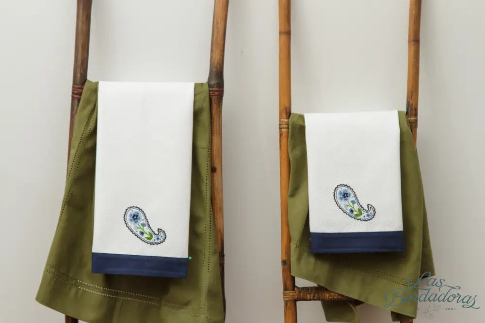 Guest Towels Paisley / Maroon main