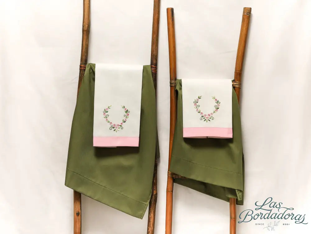 Guest Towels Rose Wreath / Pink main