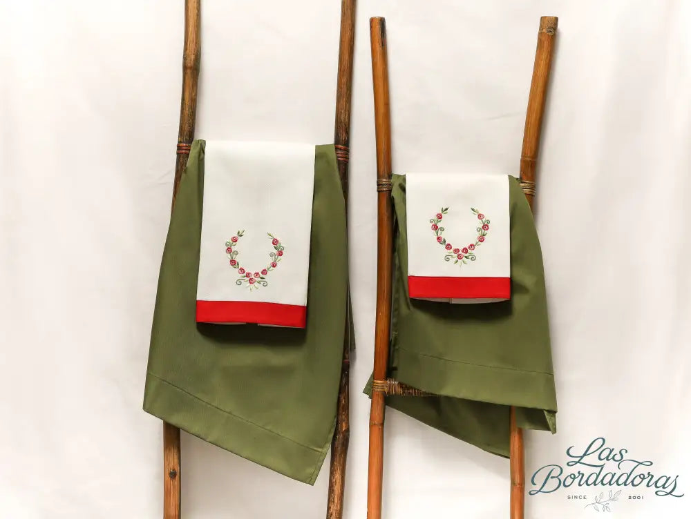 Guest Towels Rose Wreath / Red main