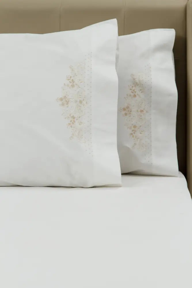 Standard Pillow Cases Betty’s Flowers / Beige