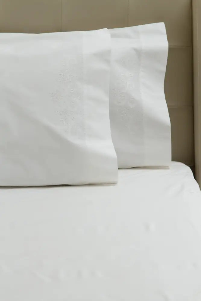 Standard Pillow Cases Betty’s Flowers / White