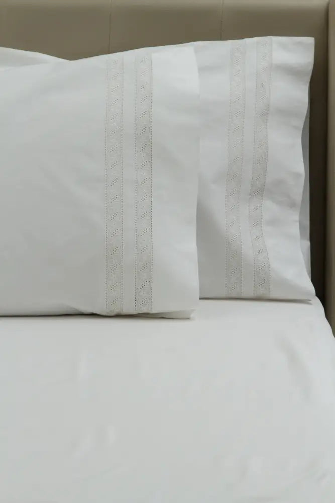 Standard Pillow Cases Daisy Rail Lace / White