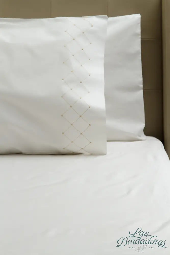 Standard Pillow Cases Diamond Pearls / Beige