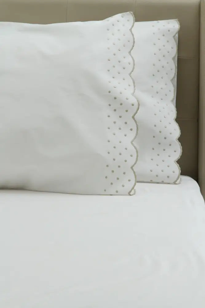 Standard Pillow Cases Dots w/ Rosepoint / Taupe
