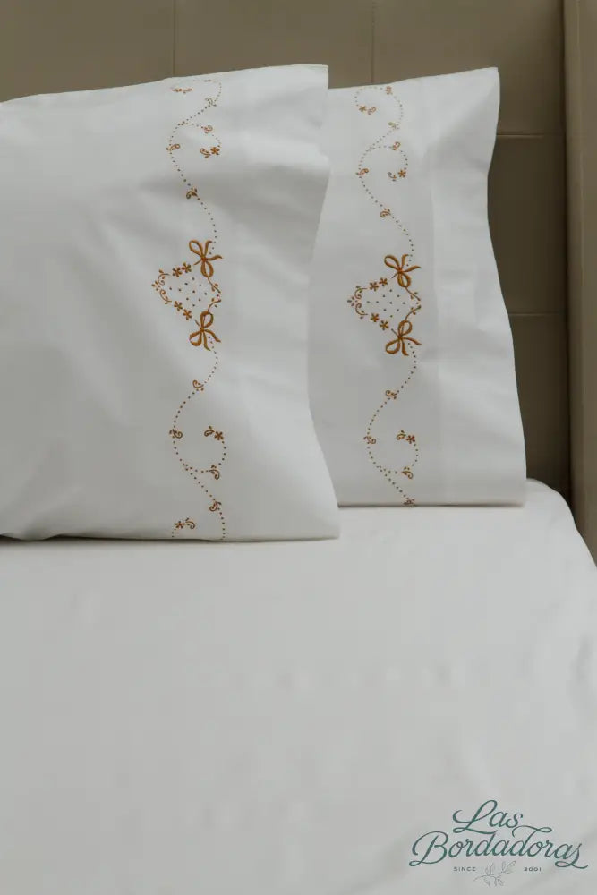 Standard Pillow Cases Dotted Scroll / Gold
