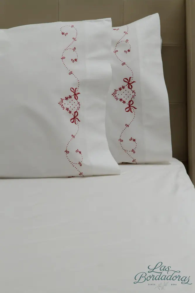 Standard Pillow Cases Dotted Scroll / Maroon