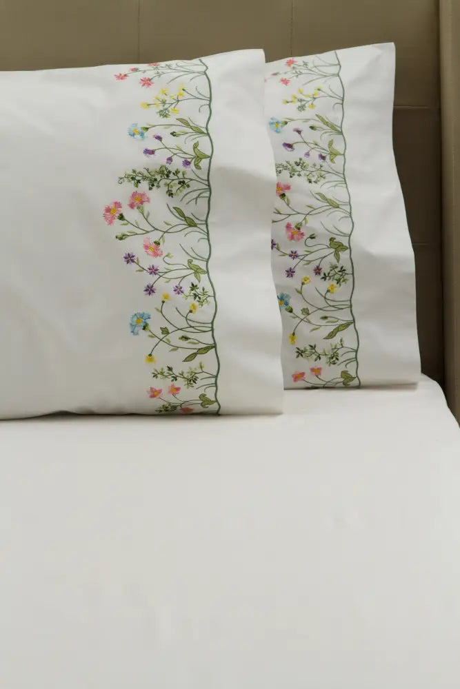 Standard Pillow Cases Spring Flowers / Green