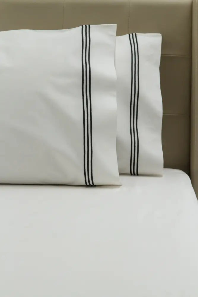 Standard Pillow Cases Three Satin Lines / Black