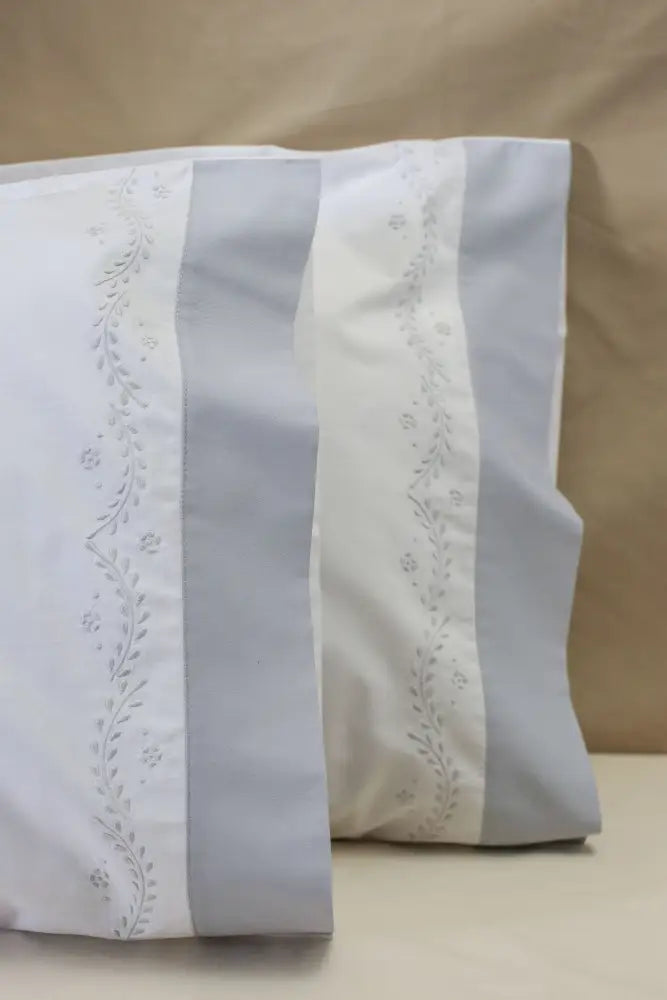 Standard Pillow Cases Vines & Flowers / Gray